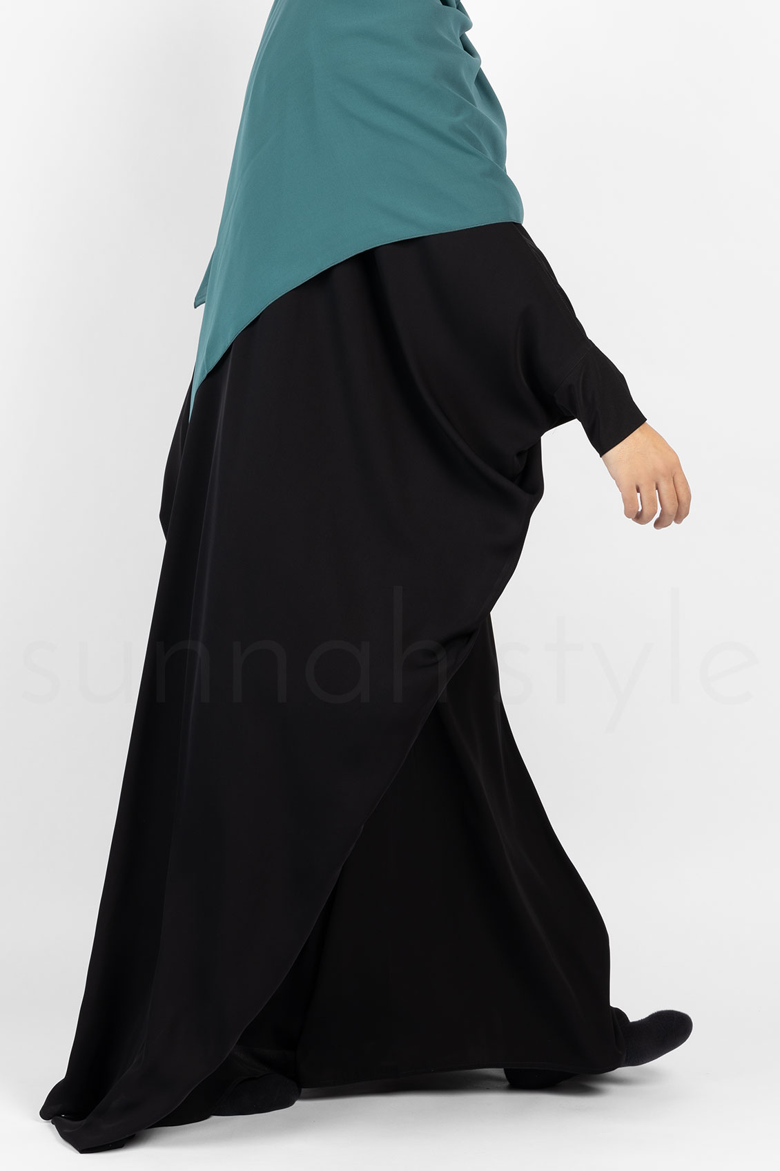 Sunnah Style Classic Bisht Abaya Black